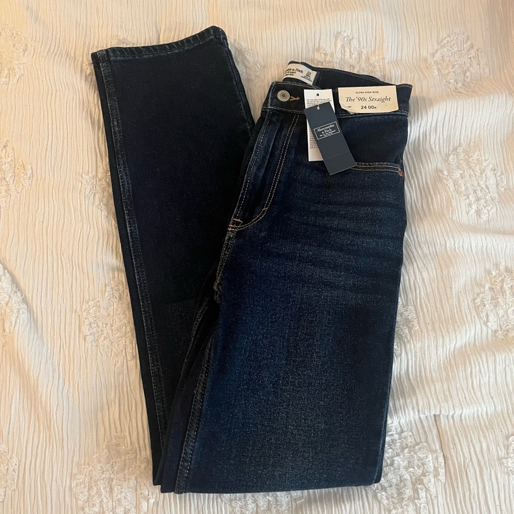 Abercrombie The 90s Straight Ultra High Rise Dark Jeans